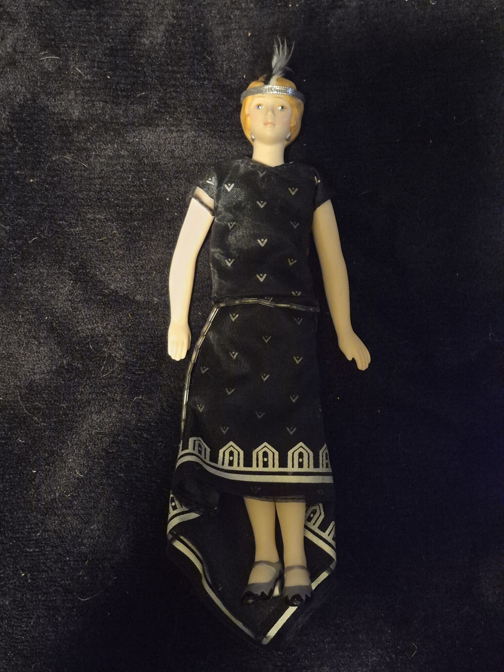 Vintage 1989 Avon Roaring Twenties Flapper Doll